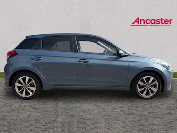 Used Hyundai i20 2017 for sale - 77981333: Photo