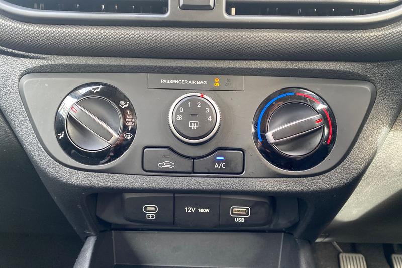 Used Hyundai i10 2024 for sale - 77619878: Photo 15