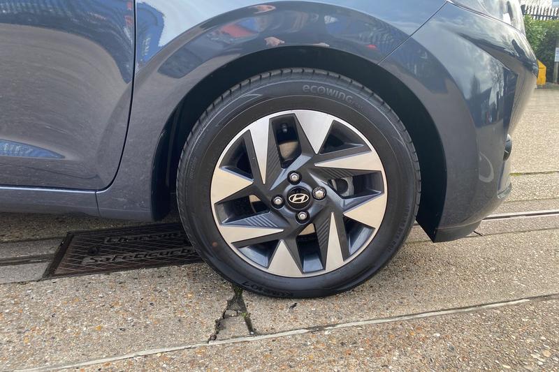 Used Hyundai i10 2024 for sale - 77619878: Photo 9