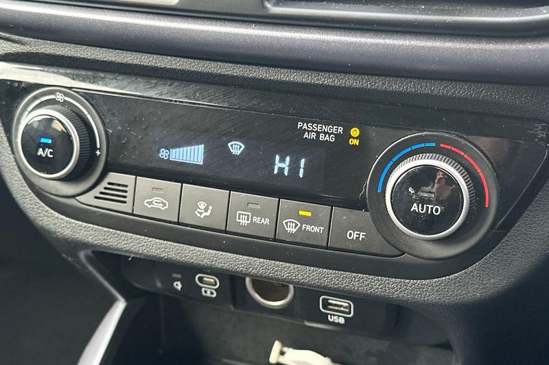 Used Hyundai i10 2023 for sale - 77055882: Photo 15