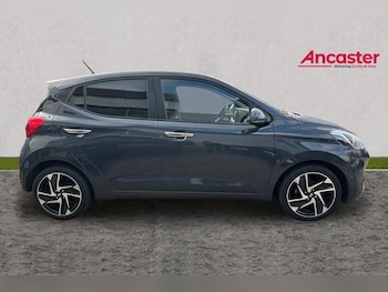 Used Hyundai i10 2023 for sale - 77055882: Photo