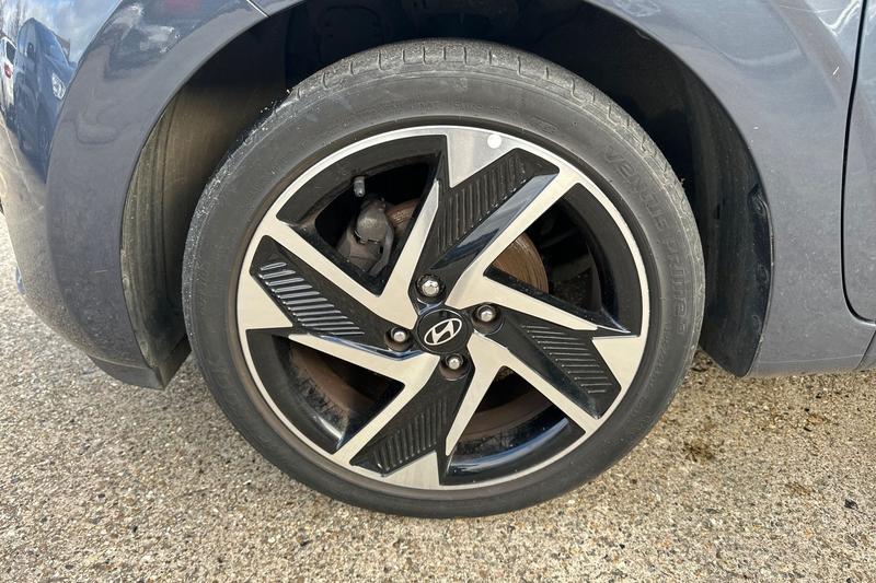 Used Hyundai i10 2023 for sale - 77055882: Photo 9