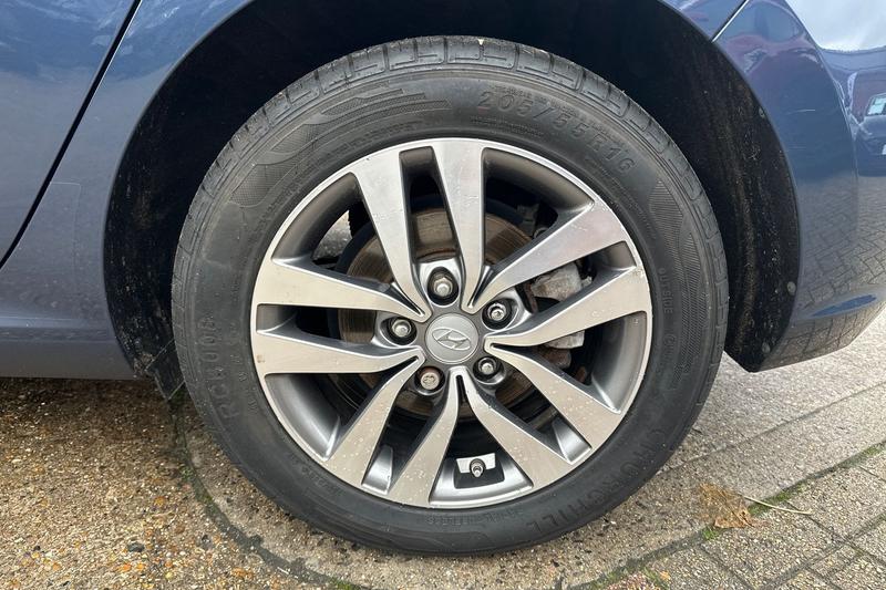 Used Hyundai i30 2017 for sale - 77019029: Photo 9