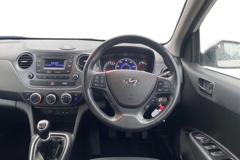 Used Hyundai i10 2018 for sale - 77393809: Photo 11