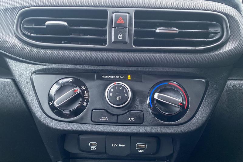 Used Hyundai i10 2023 for sale - 77647454: Photo 15