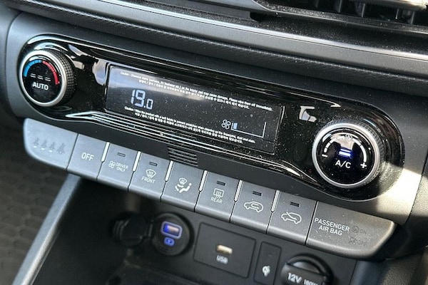 Used Hyundai KONA 2022 for sale - 75982670: Photo 15