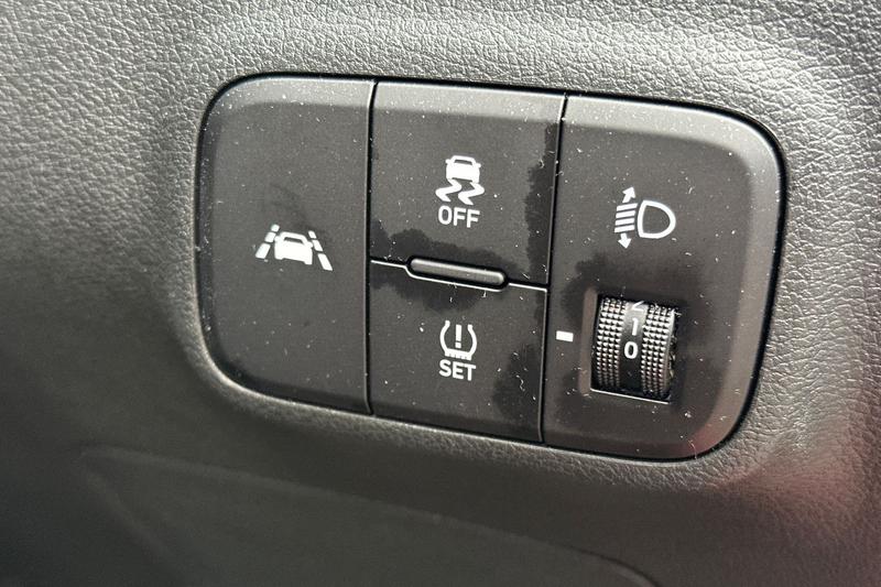 Used Hyundai i10 for sale - 76467663: Photo 38