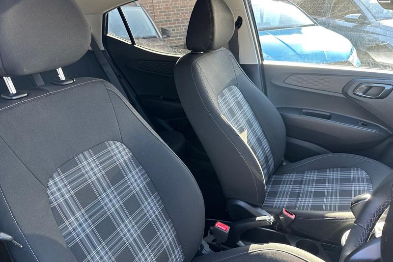 Used Hyundai i10 2024 for sale - 76190495: Photo 25