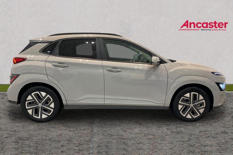 Used Hyundai KONA 2023 for sale - 76998853: Photo 2