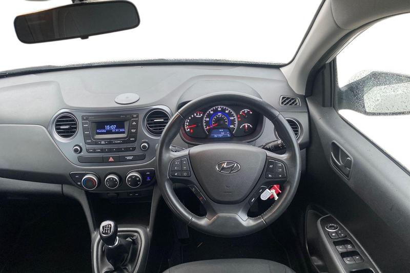 Used Hyundai i10 2018 for sale - 77570657: Photo 12