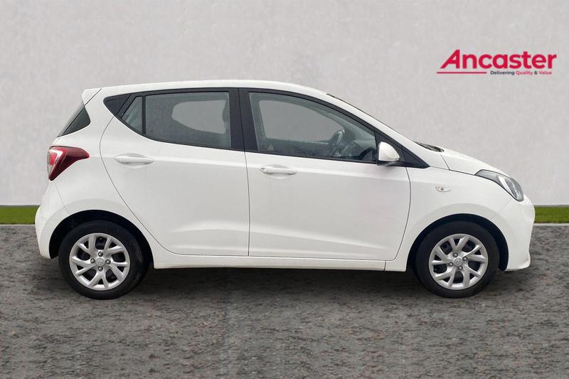 Used Hyundai i10 2018 for sale - 77570657: Photo 2