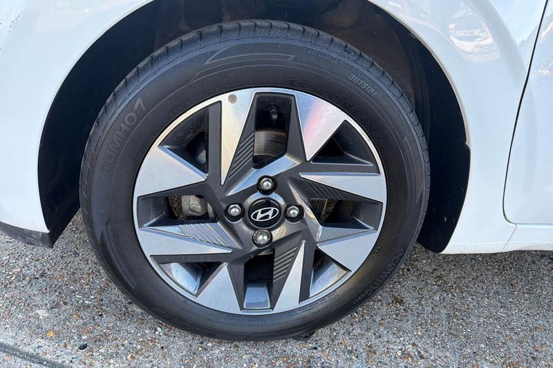 Used Hyundai i10 2024 for sale - 77659756: Photo 9