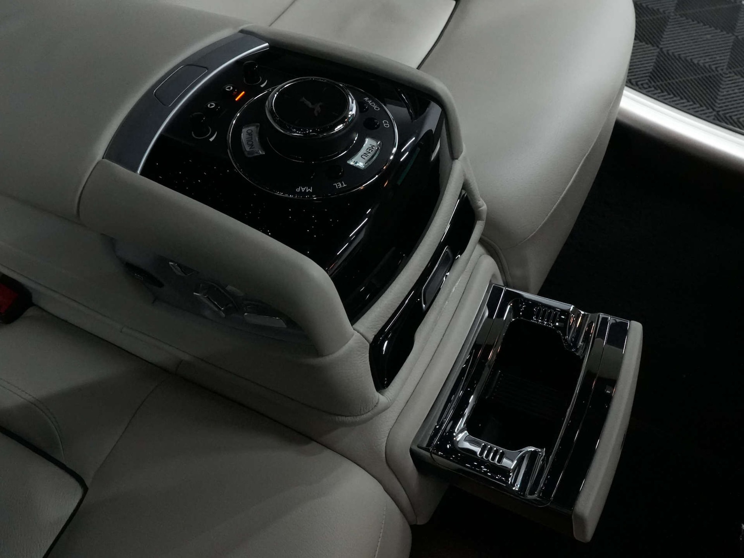 Used Rolls-Royce Ghost 2014 for sale - 76375097: Photo 84