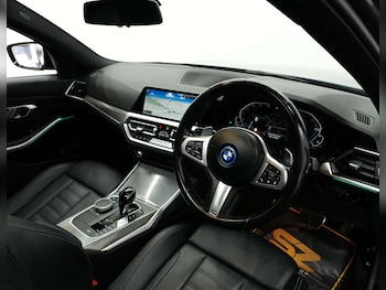 Used BMW 3 Series 2021 for sale - 77632209: Photo