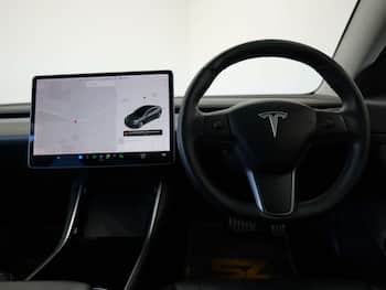 Used Tesla Model 3 2019 for sale - 79640255: Photo