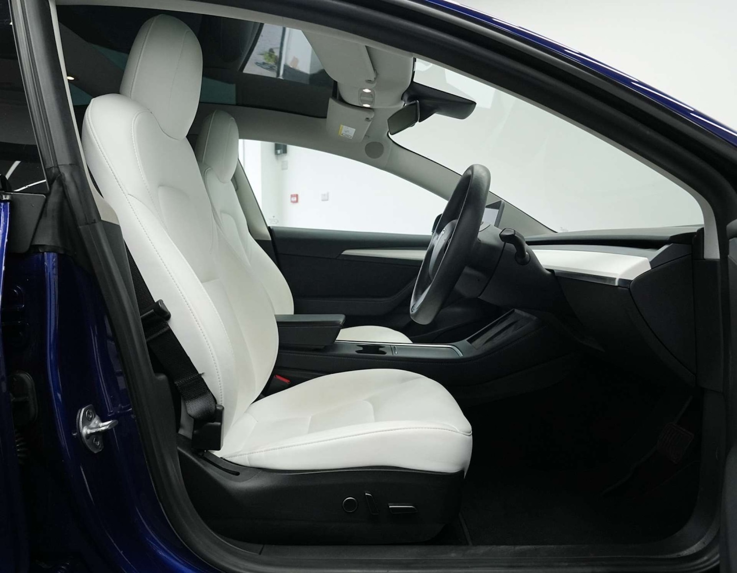 Used Tesla Model 3 2021 for sale - 77836407: Photo 3