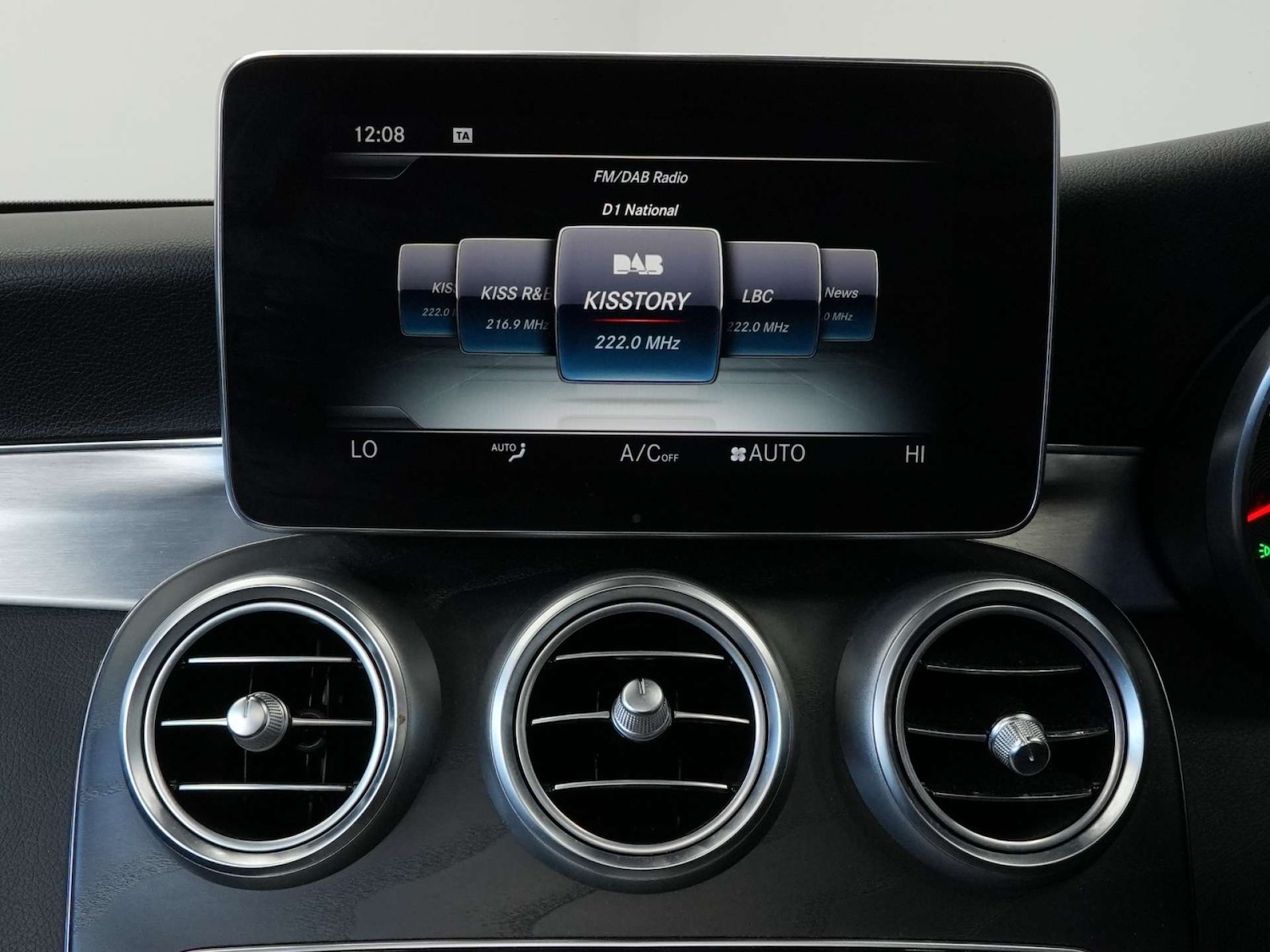 Used Mercedes-Benz C Class 2018 for sale - 77211840: Photo 44