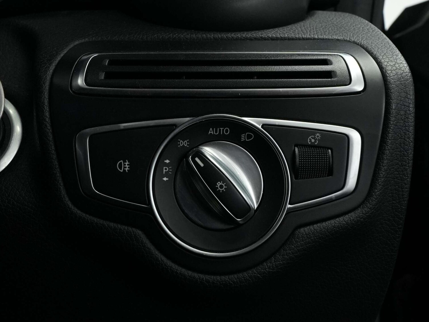 Used Mercedes-Benz C Class 2018 for sale - 77211840: Photo 69