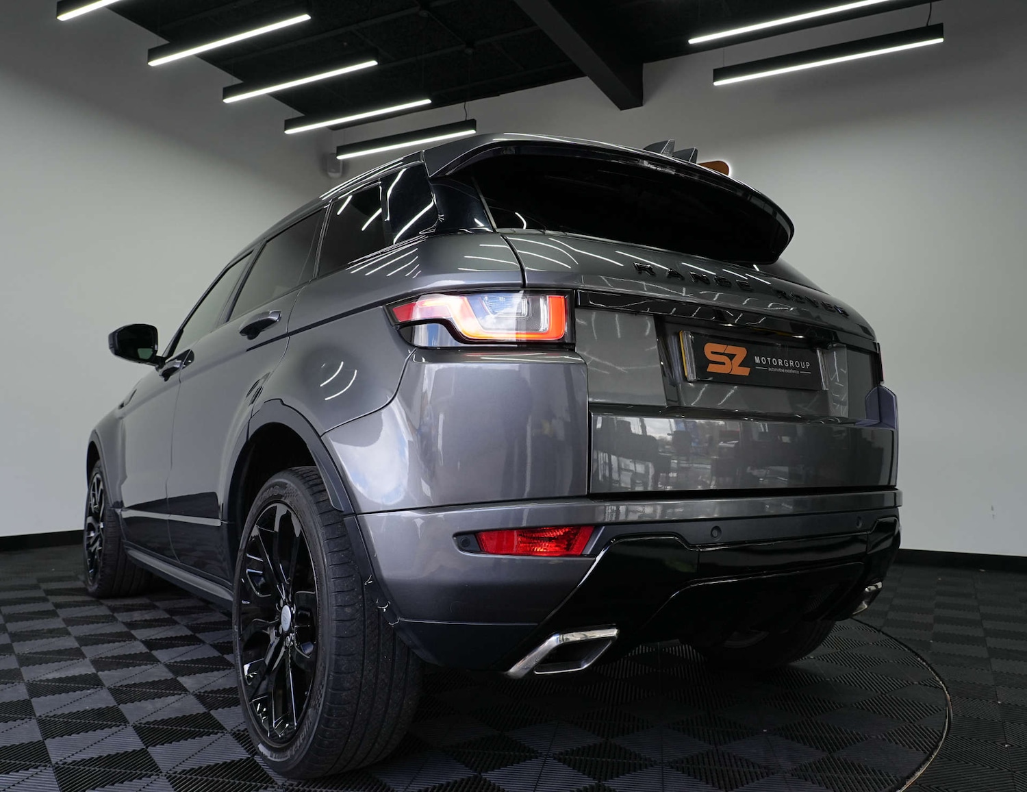 Used Land Rover Range Rover Evoque 2018 for sale - 78041830: Photo 2