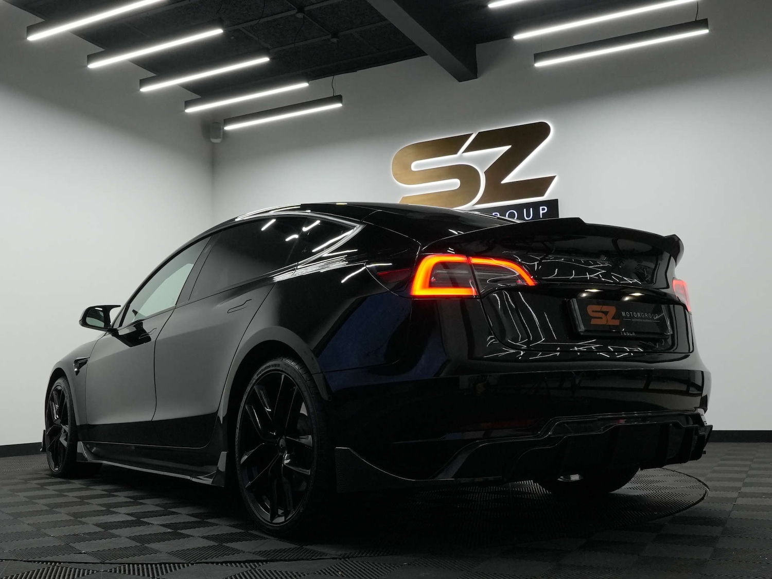 Used Tesla Model 3 2021 for sale - 77107845: Photo 2