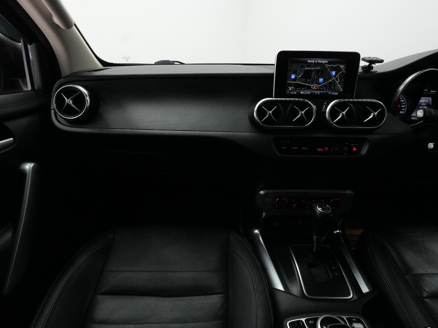 Used Mercedes-Benz X-Class 2018 for sale - 76109610: Photo 14