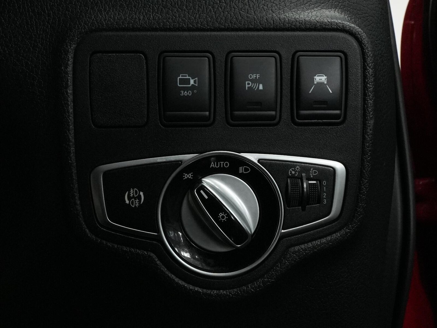 Used Mercedes-Benz X-Class 2018 for sale - 76109610: Photo 40