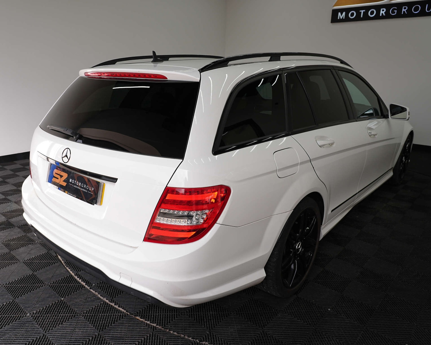 Used Mercedes-Benz C Class 2013 for sale - 77652995: Photo 11