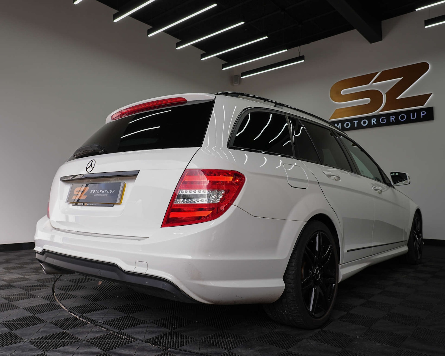 Used Mercedes-Benz C Class 2013 for sale - 77652995: Photo 5