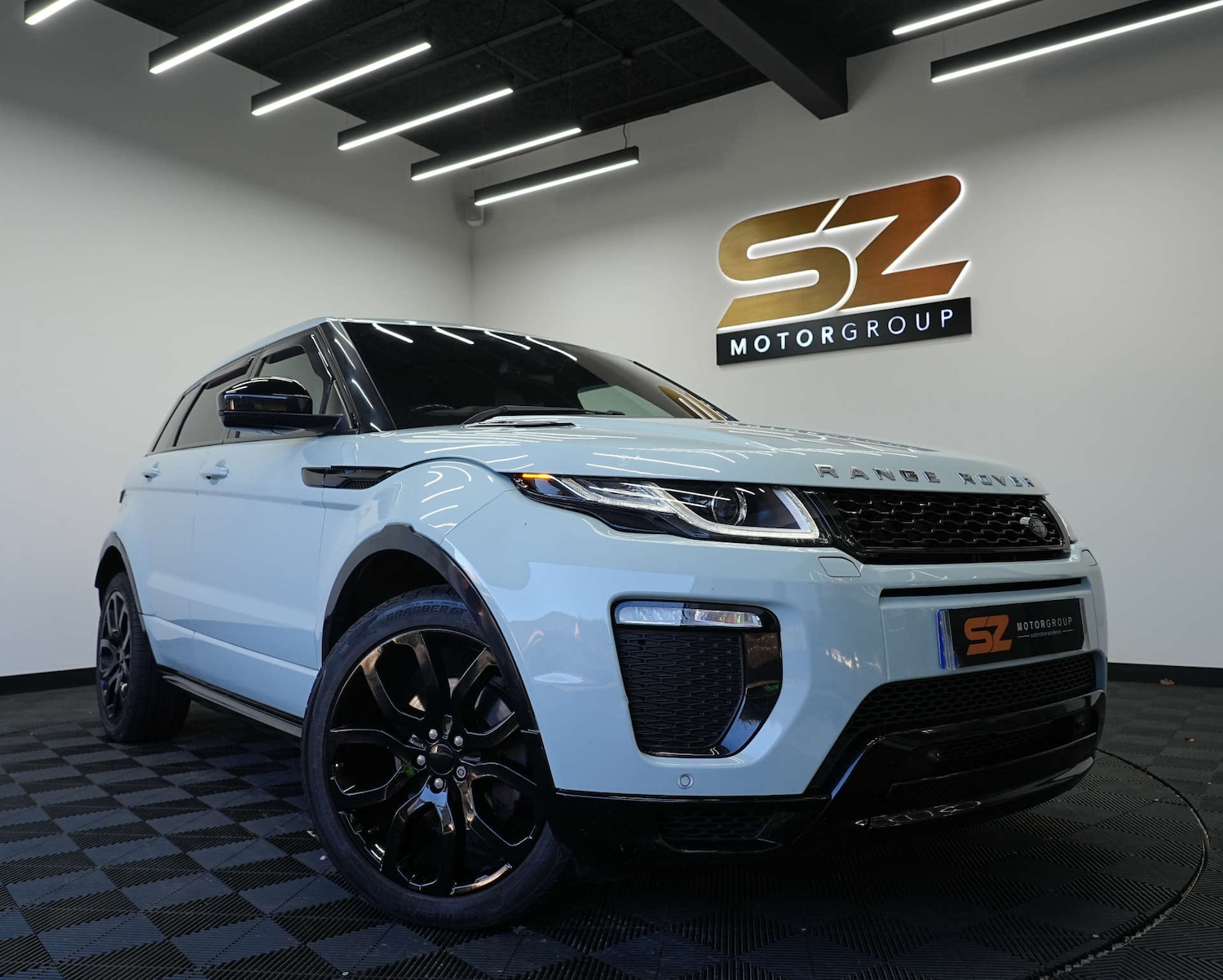 Used Land Rover Range Rover Evoque 2017 for sale - 77160640: Photo 1