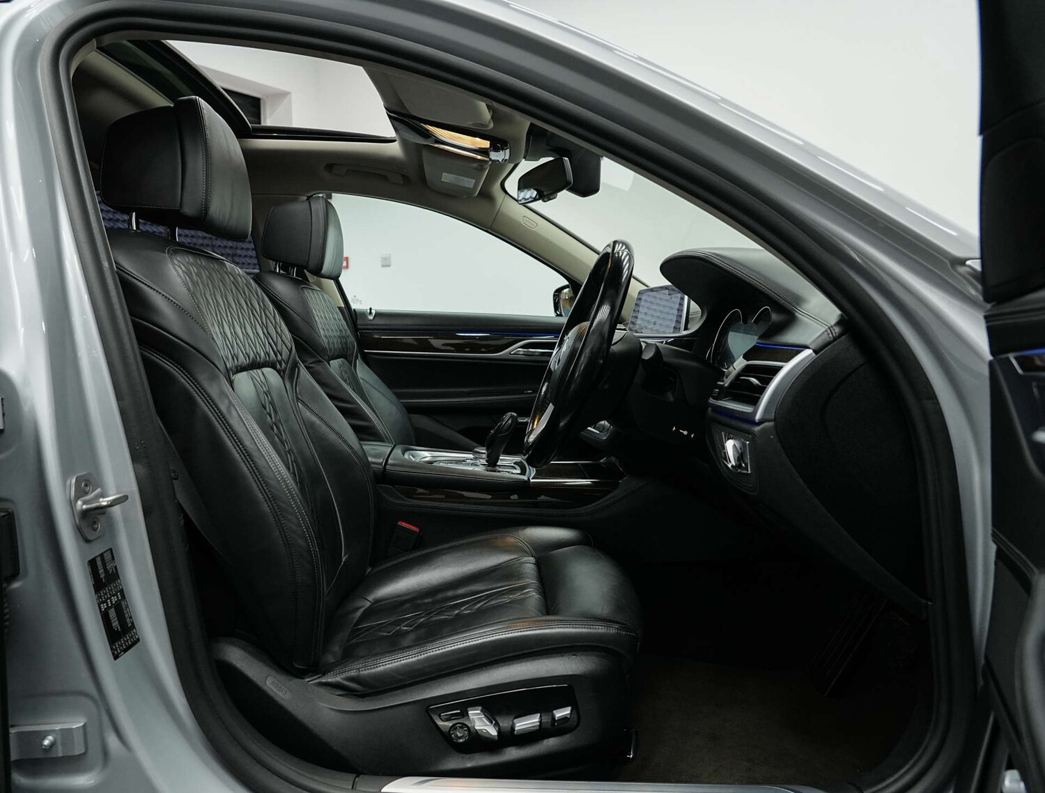 Used BMW 7 Series 2017 for sale - 77917760: Photo 69