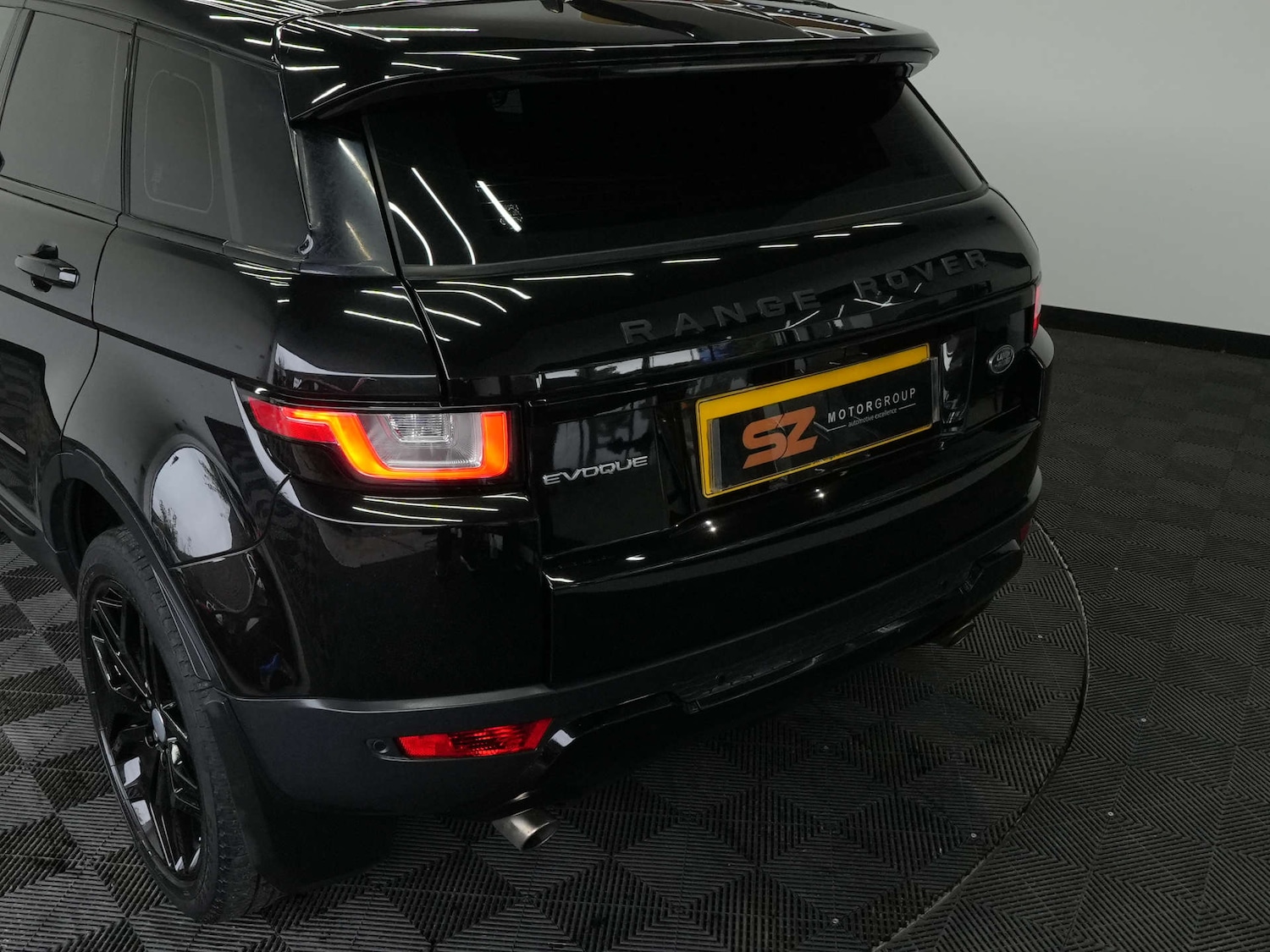 Used Land Rover Range Rover Evoque 2017 for sale - 76830018: Photo 18