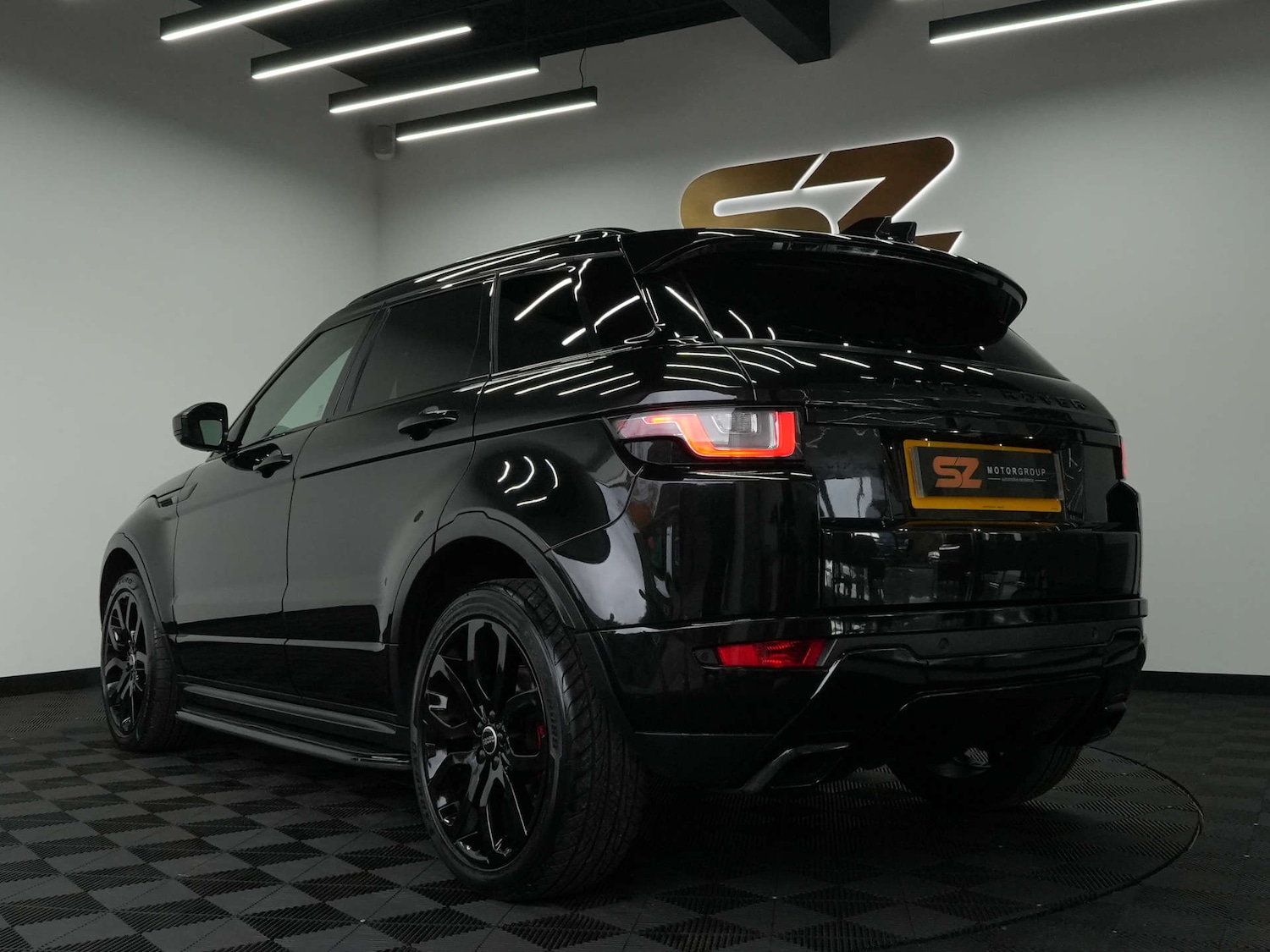 Used Land Rover Range Rover Evoque 2015 for sale - 76554469: Photo 2