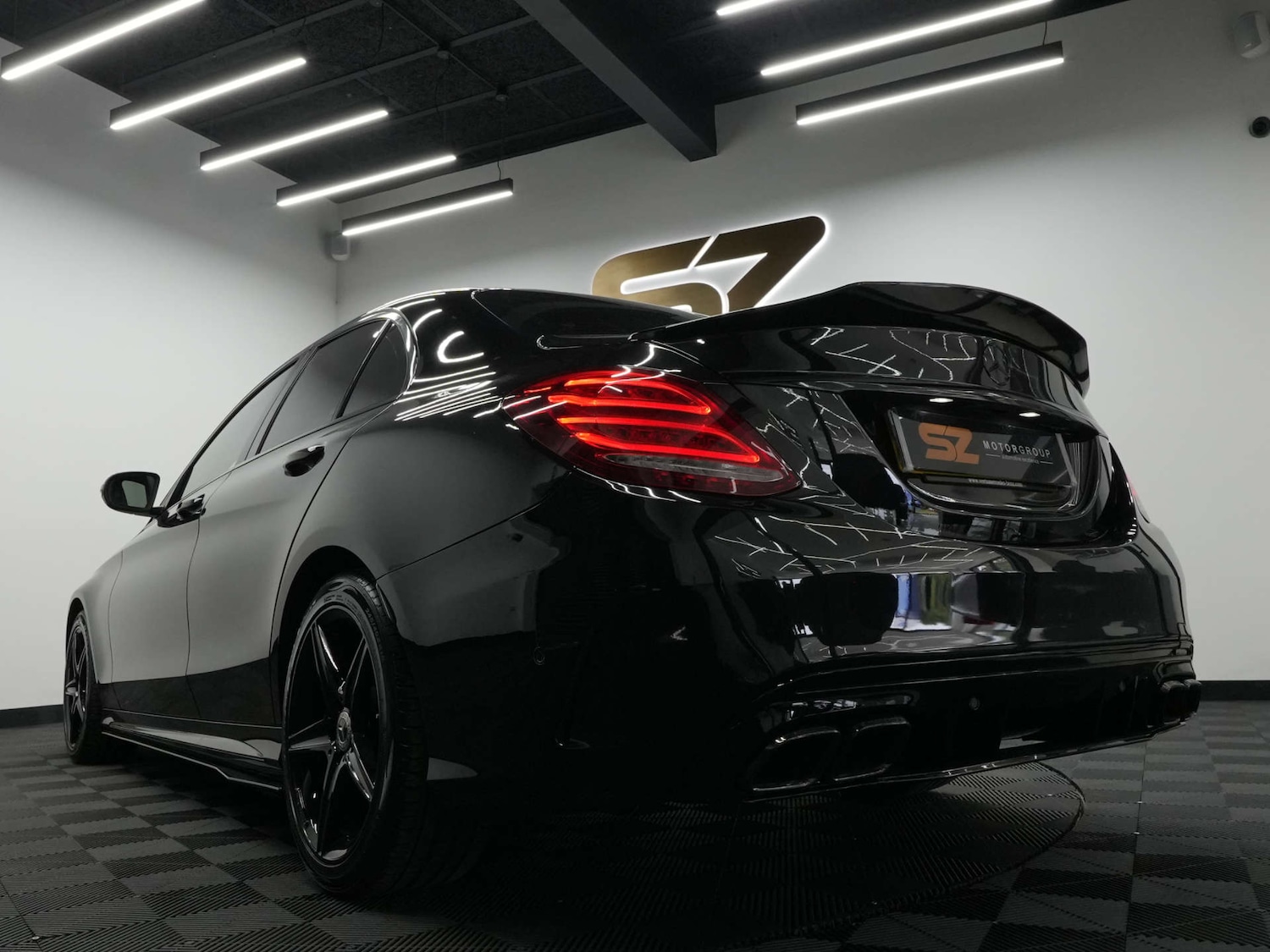 Used Mercedes-Benz C Class 2018 for sale - 76894458: Photo 1