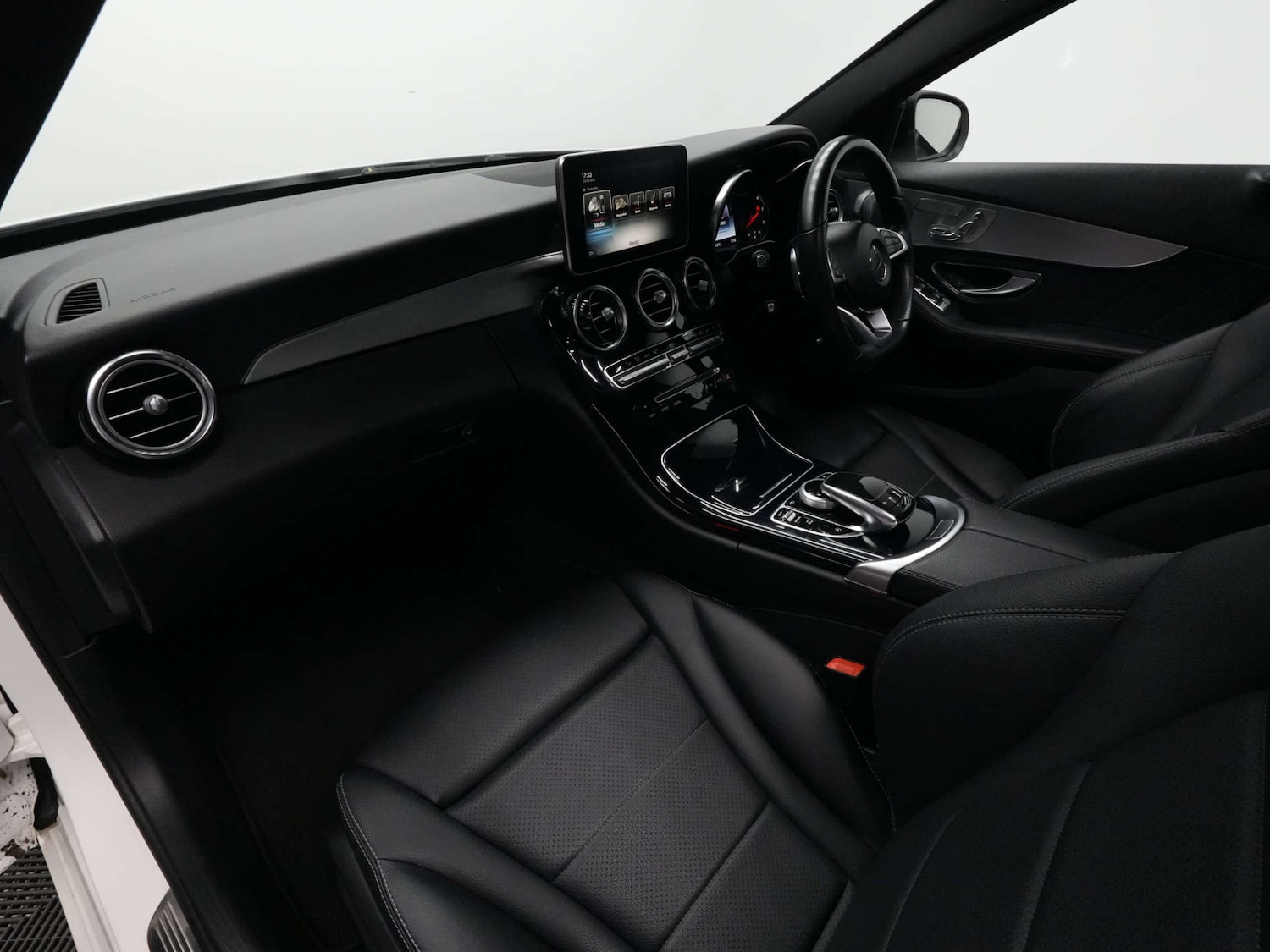 Used Mercedes-Benz C Class 2018 for sale - 76894458: Photo 16