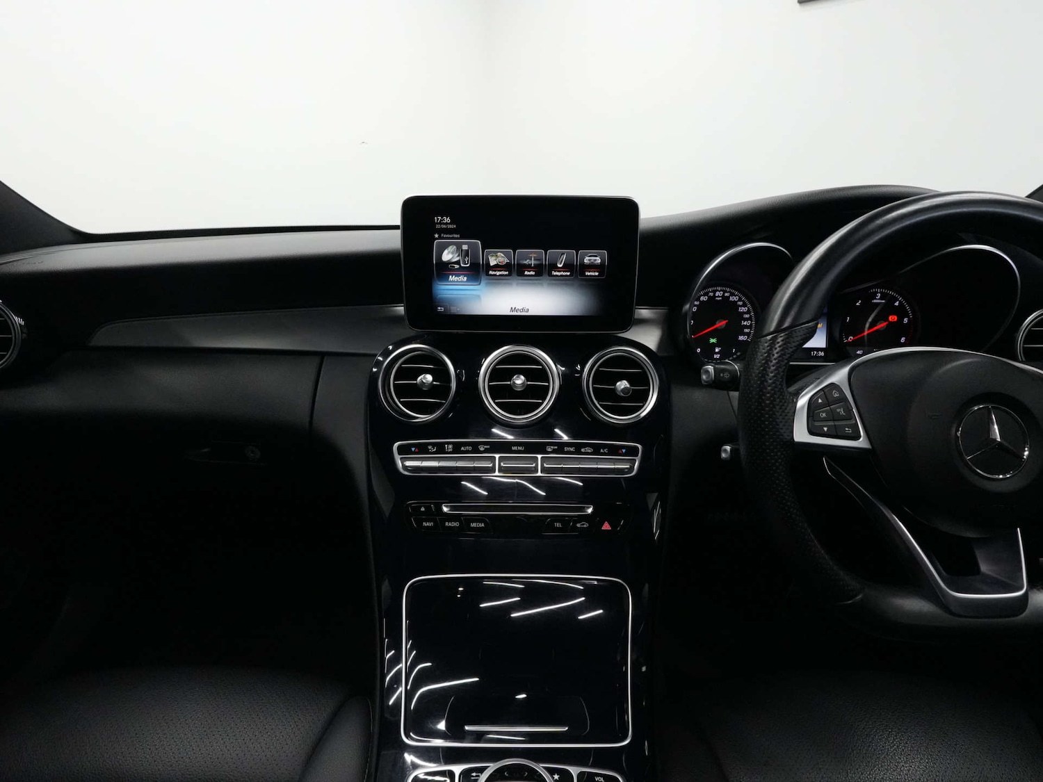 Used Mercedes-Benz C Class 2018 for sale - 76894458: Photo 21