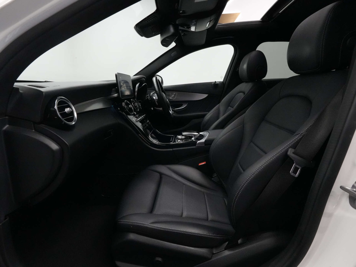 Used Mercedes-Benz C Class 2018 for sale - 76894458: Photo 61