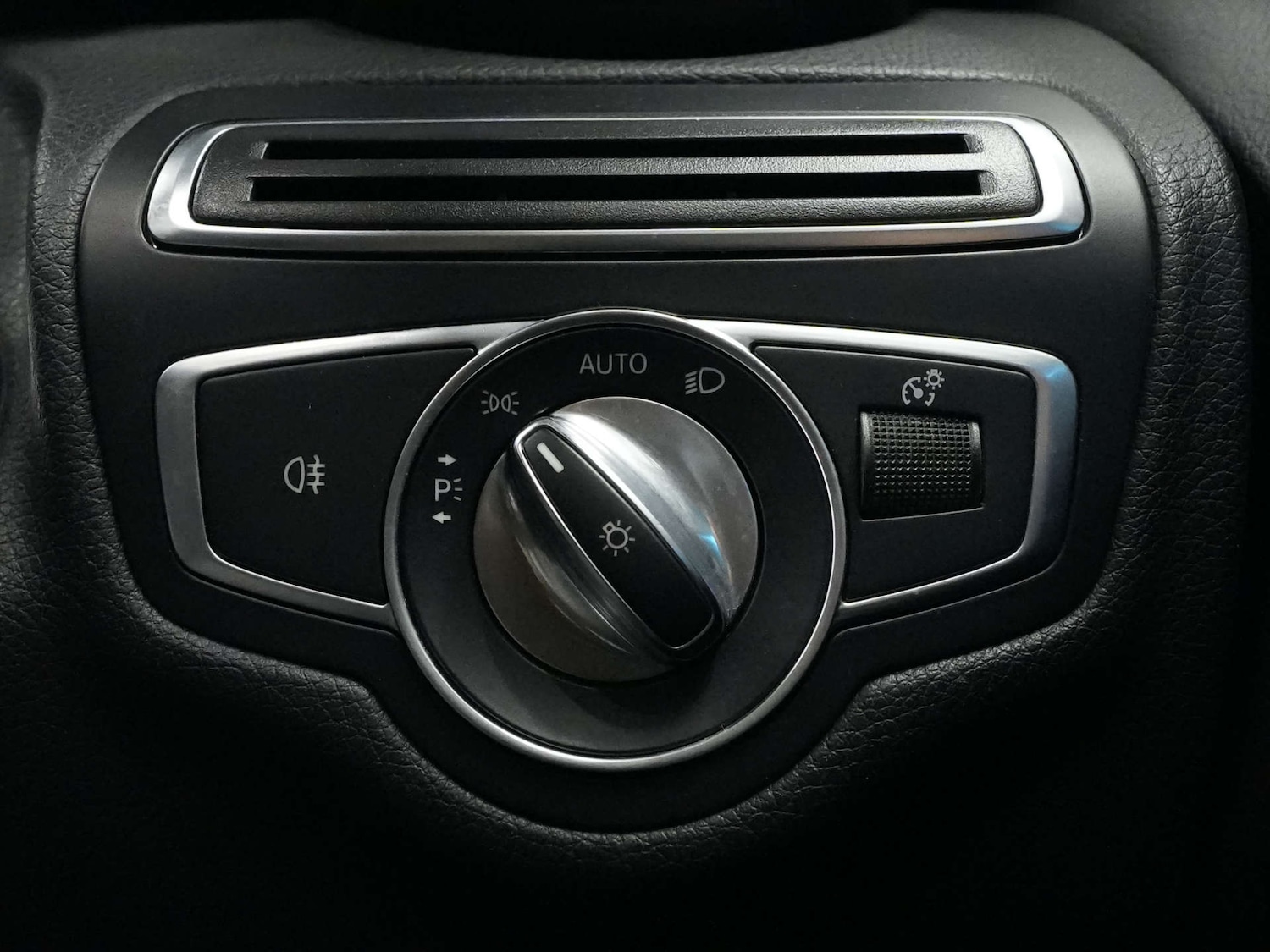 Used Mercedes-Benz C Class 2018 for sale - 76894458: Photo 73