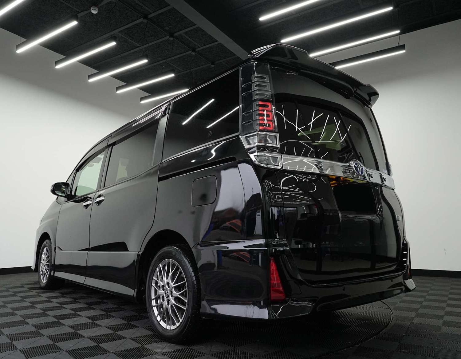 Used Toyota Noah 2025 for sale - 77664946: Photo 2