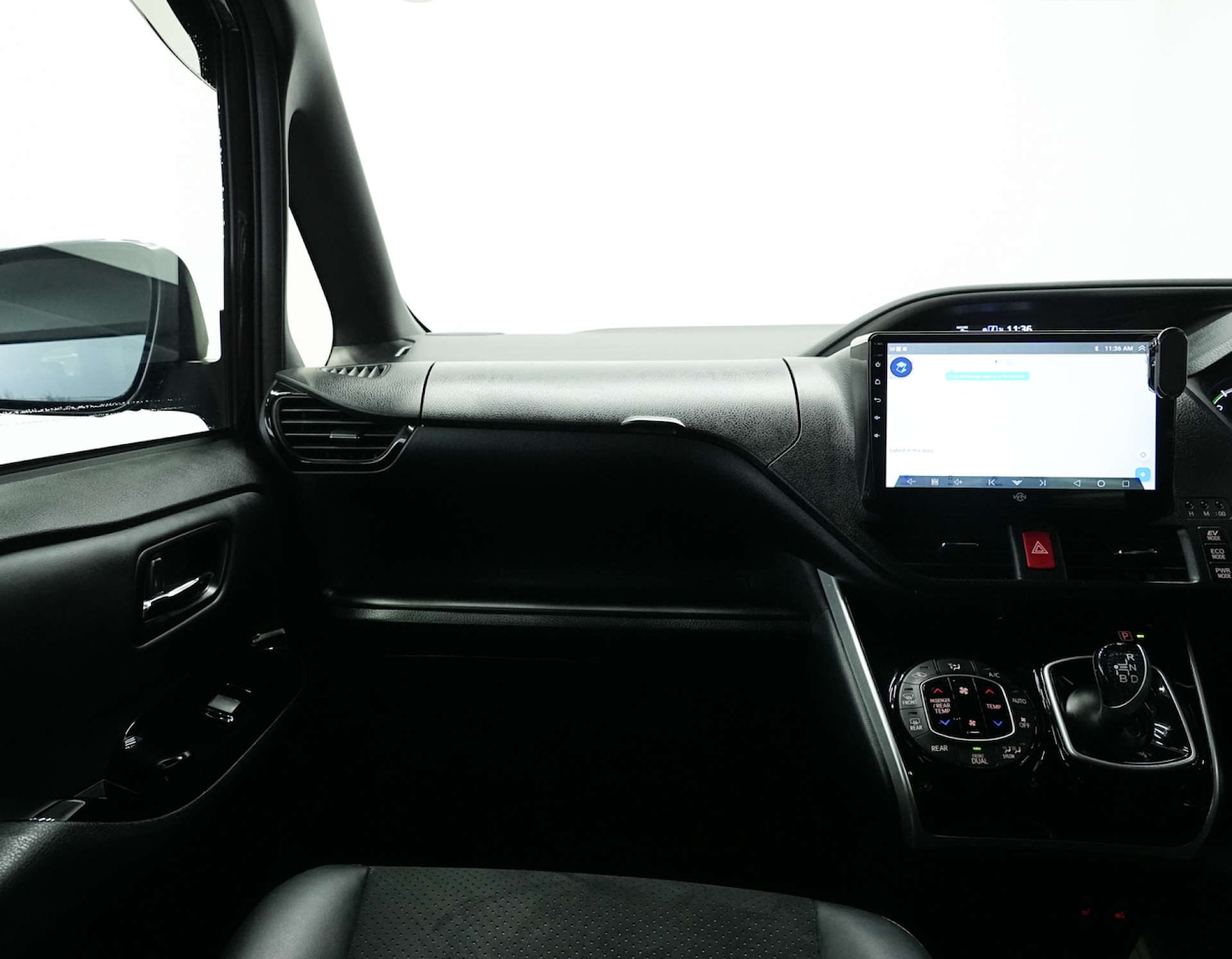 Used Toyota Noah 2025 for sale - 77664946: Photo 23