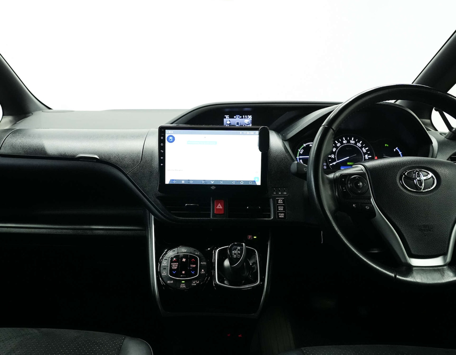 Used Toyota Noah 2025 for sale - 77664946: Photo 24