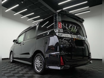 Used Toyota Noah 2025 for sale - 77664946: Photo