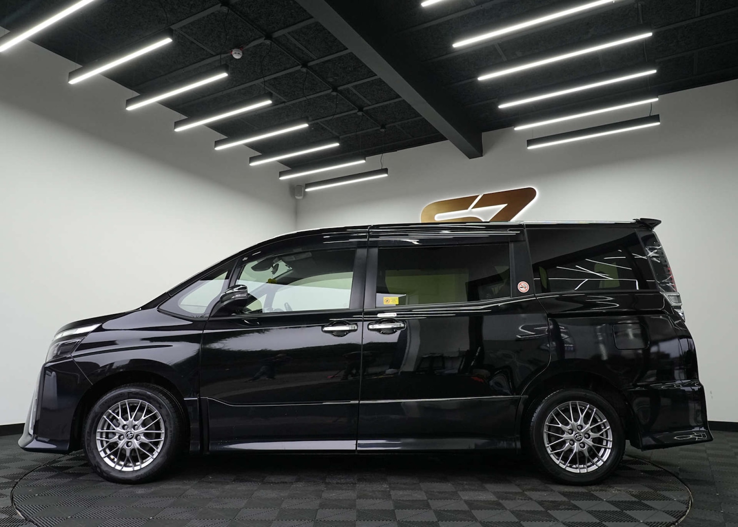 Used Toyota Noah 2025 for sale - 77664946: Photo 33