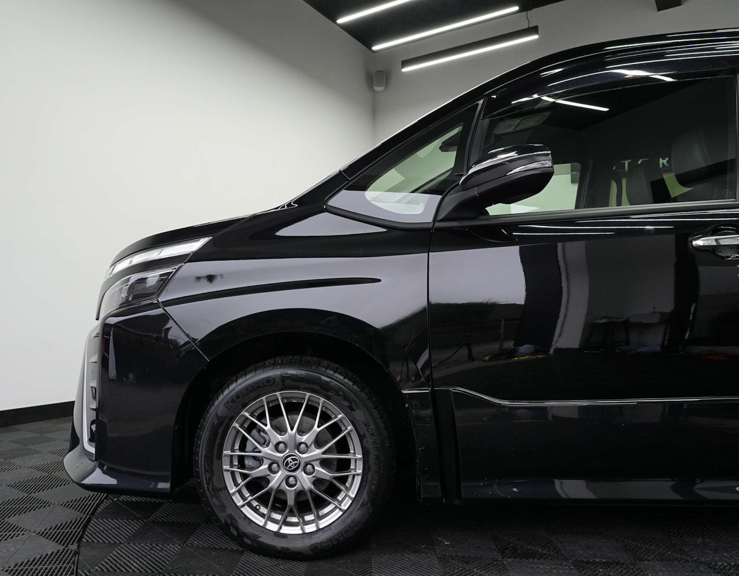 Used Toyota Noah 2025 for sale - 77664946: Photo 34