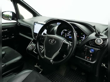 Used Toyota Noah 2025 for sale - 77664946: Photo