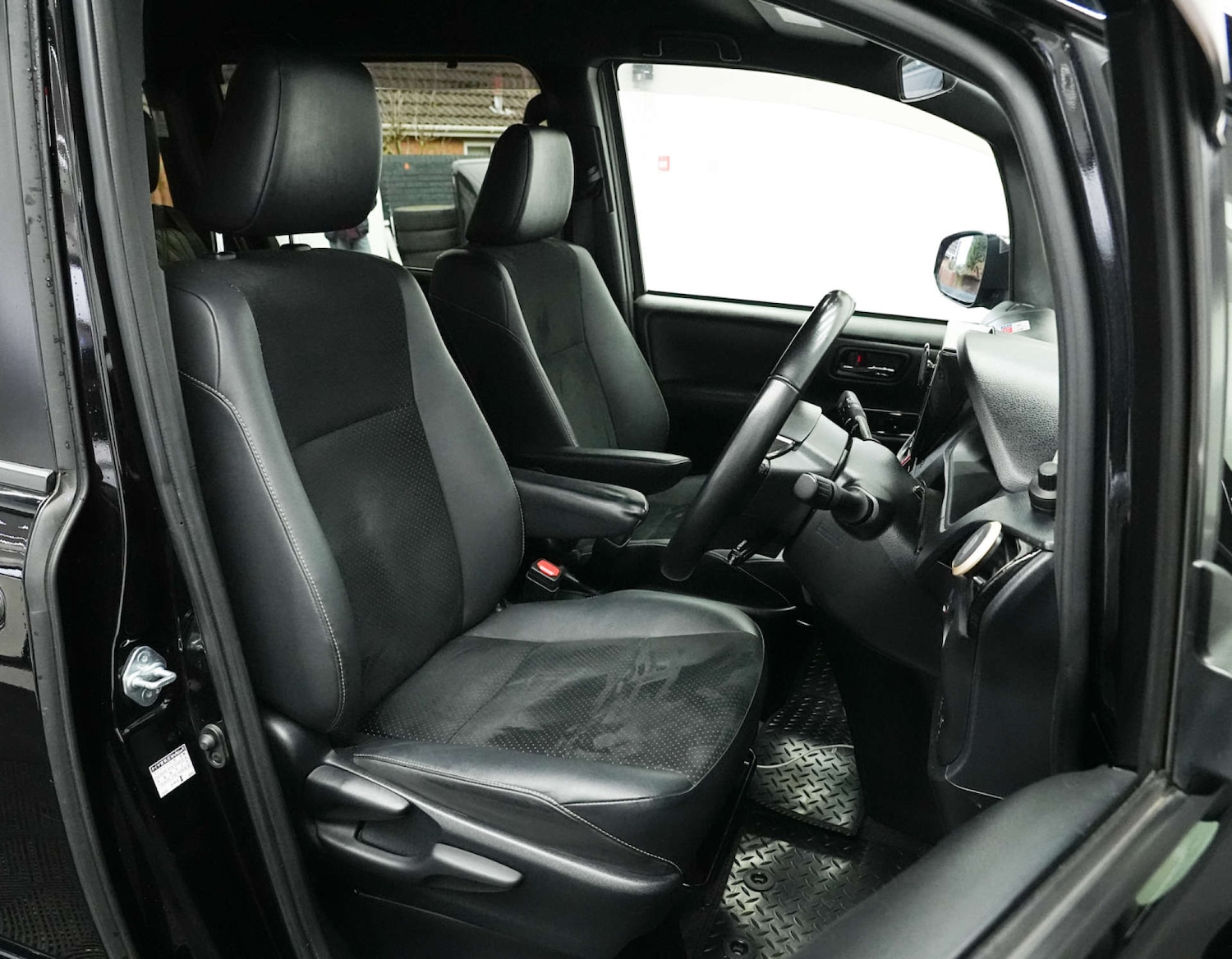 Used Toyota Noah 2025 for sale - 77664946: Photo 43