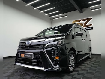 Used Toyota Noah 2025 for sale - 77664946: Photo