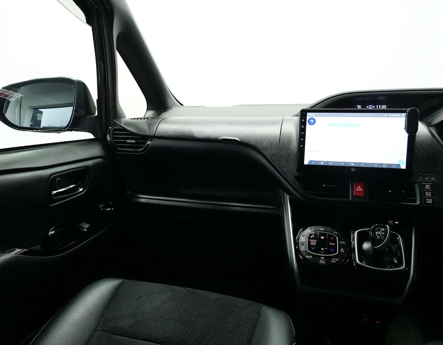 Used Toyota Noah 2025 for sale - 77664946: Photo 59