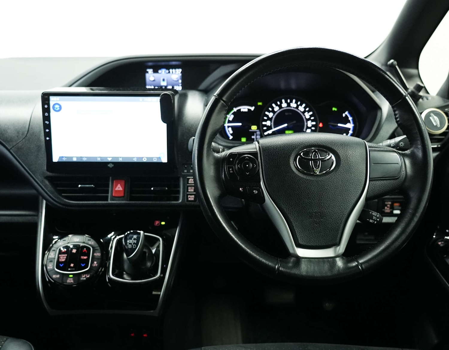 Used Toyota Noah 2025 for sale - 77664946: Photo 61