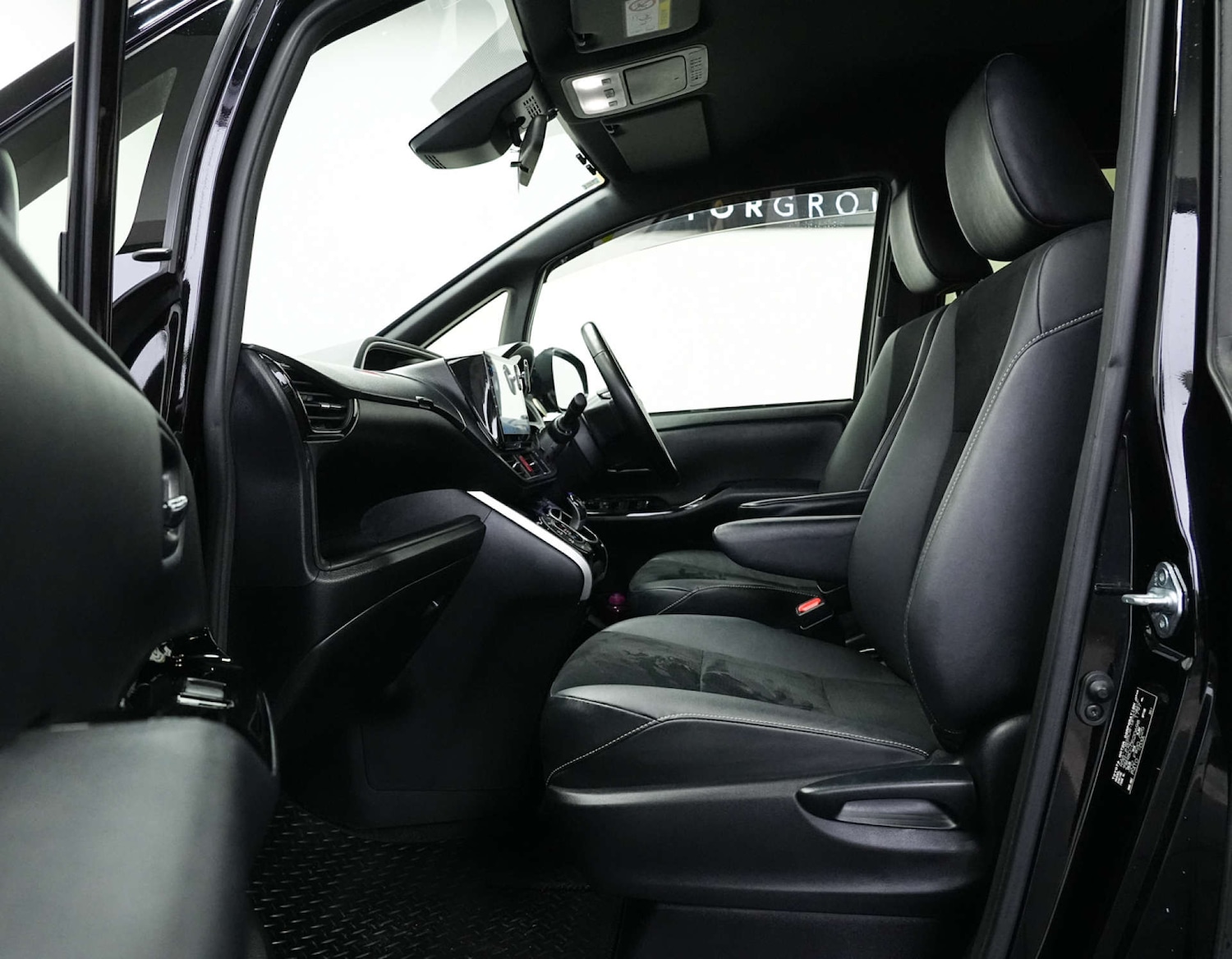 Used Toyota Noah 2025 for sale - 77664946: Photo 70