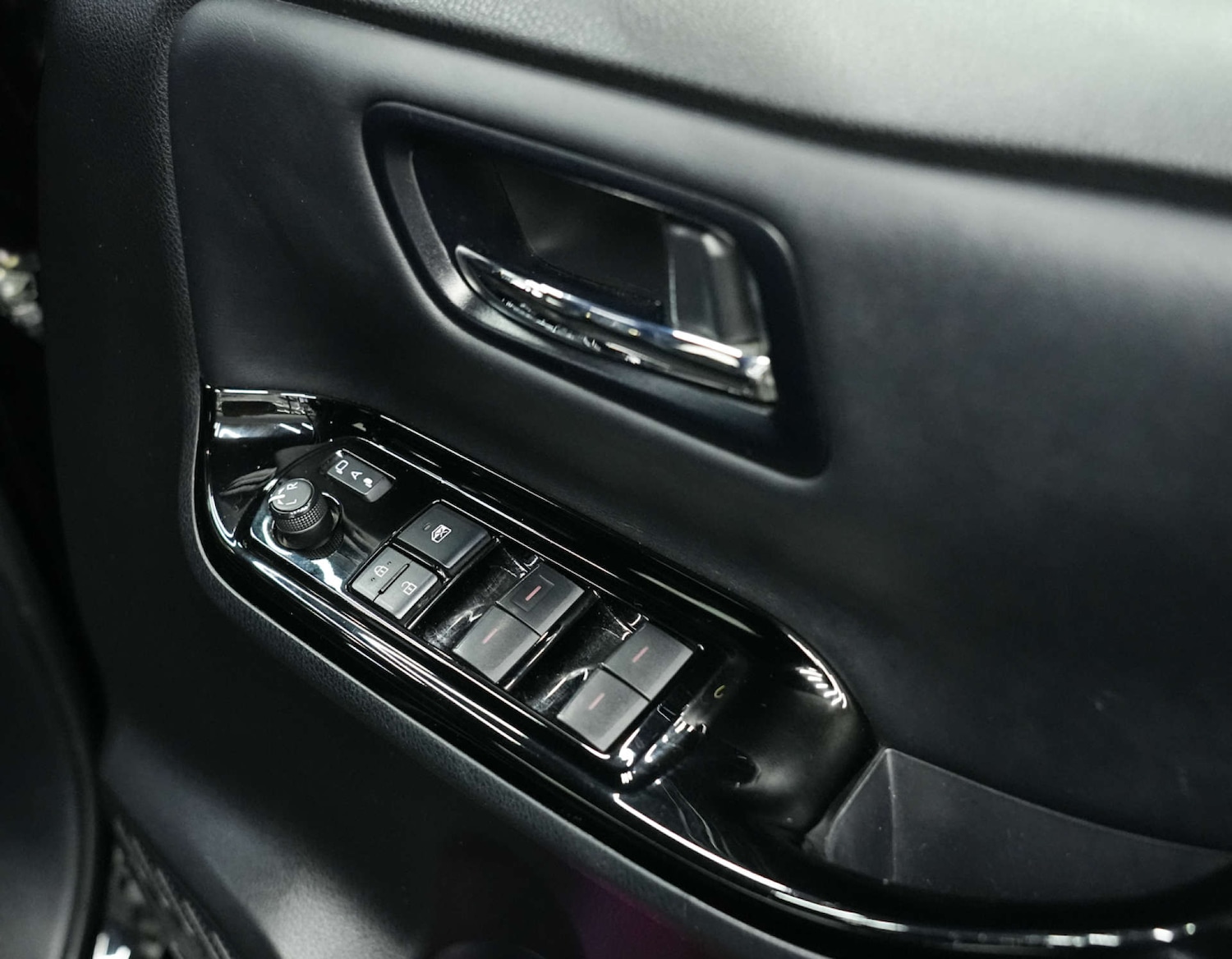 Used Toyota Noah 2025 for sale - 77664946: Photo 74